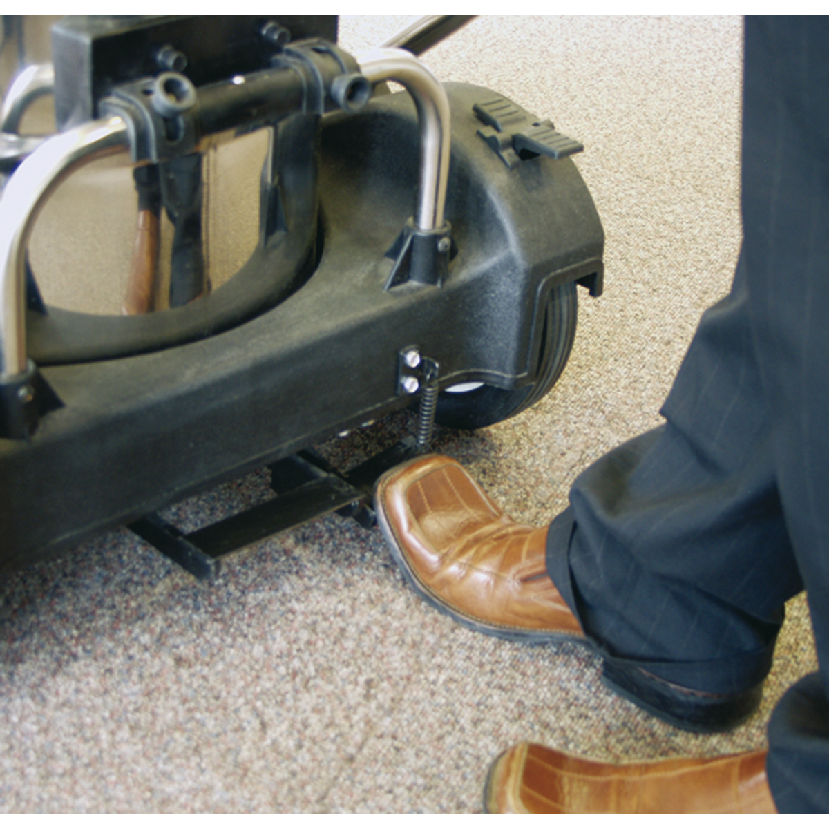 Industrial Vacuum Cleaner Wet & Dry Stainless Steel Swivel Empty 77L 2400W PC477 - BostonPlates Autocare Centre