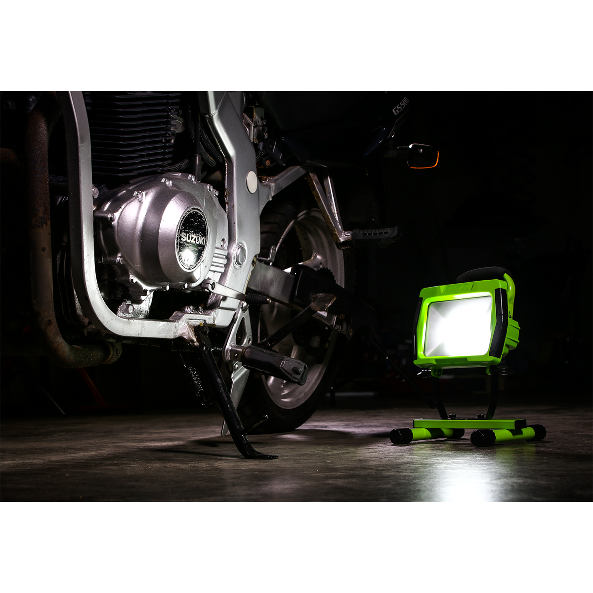 Sealey Rechargeable Portable Floodlight 10W SMD LED LED109C - BostonPlates Autocare Centre