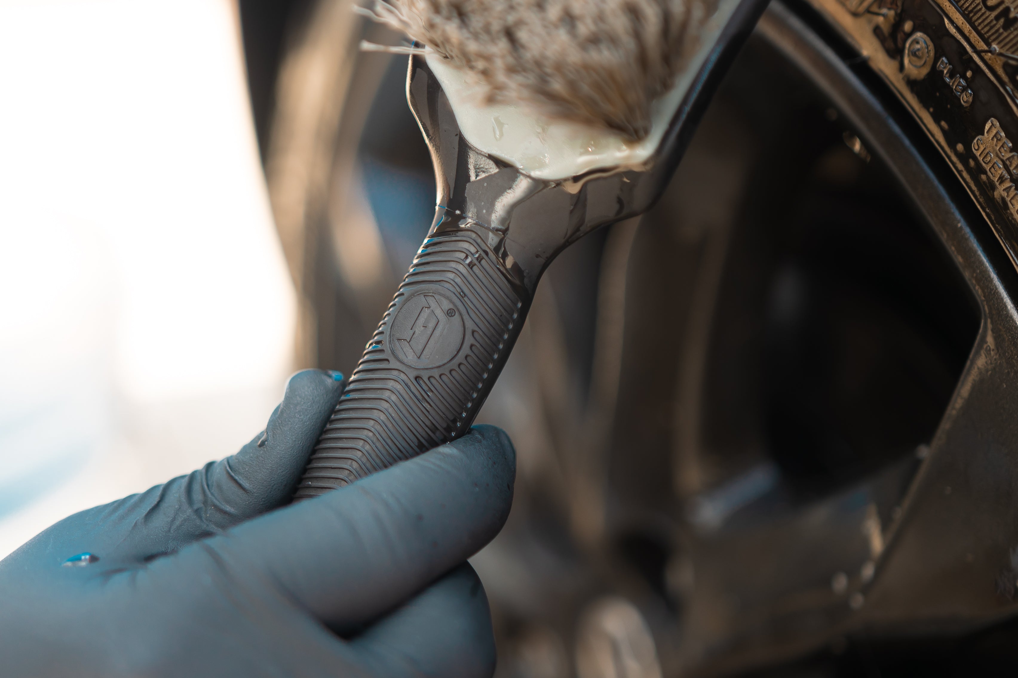 Duel Tyre Scrubbing Brush - BostonPlates Autocare Centre