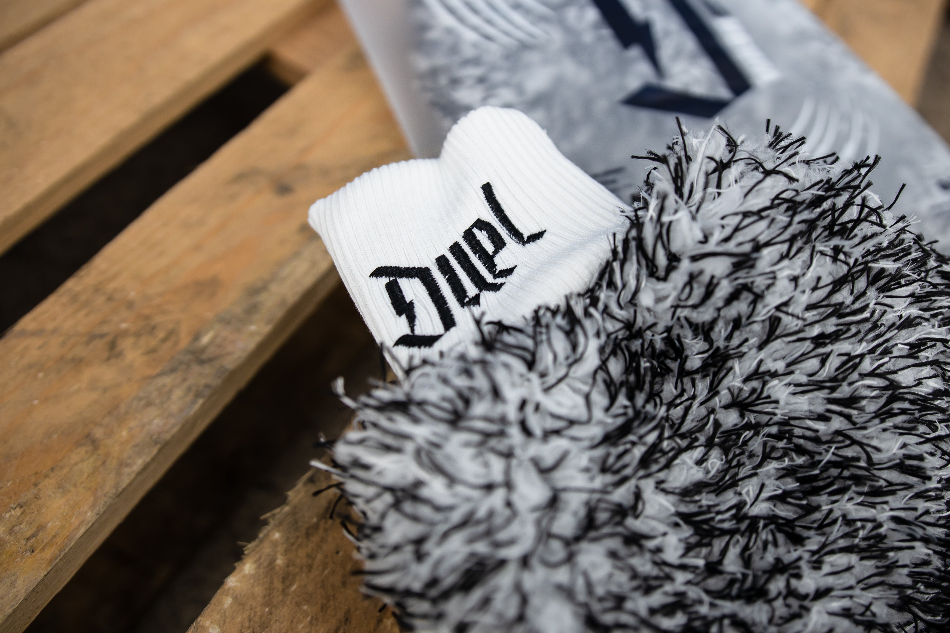 Duel Microfibre Wash Mitt - BostonPlates Autocare Centre