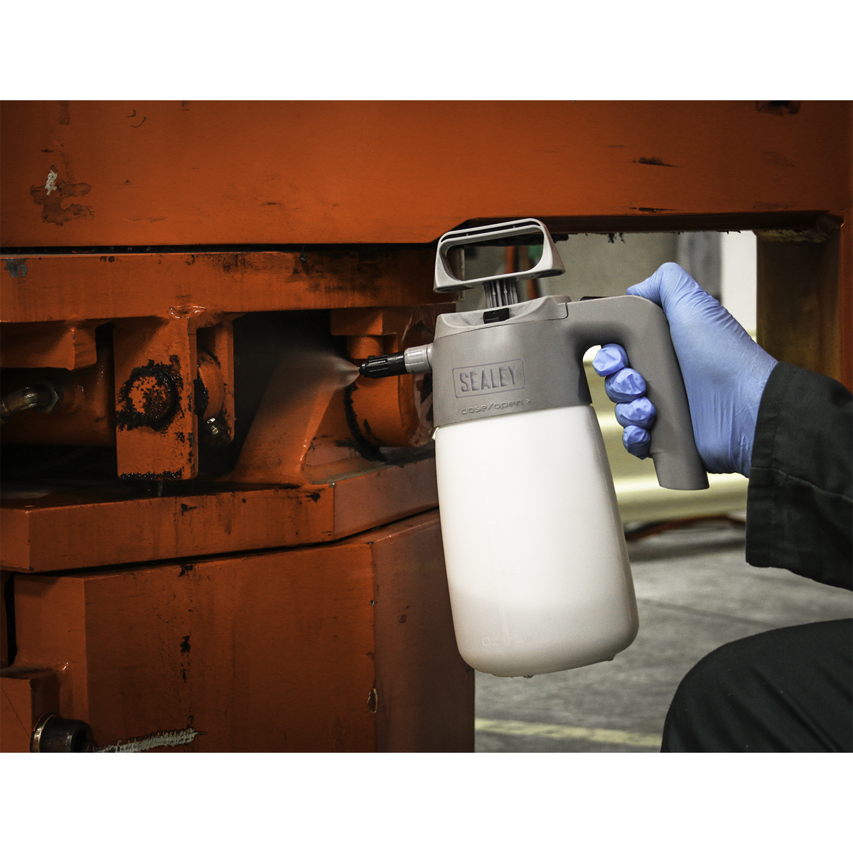 Sealey Premier Industrial Pressure Sprayer with Viton® Seals SCSG06 - BostonPlates Autocare Centre