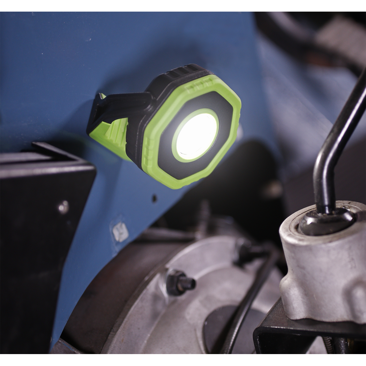 Rechargeable 360° Pocket Floodlight with Magnet 7W COB LED - Green LED700P - BostonPlates Autocare Centre
