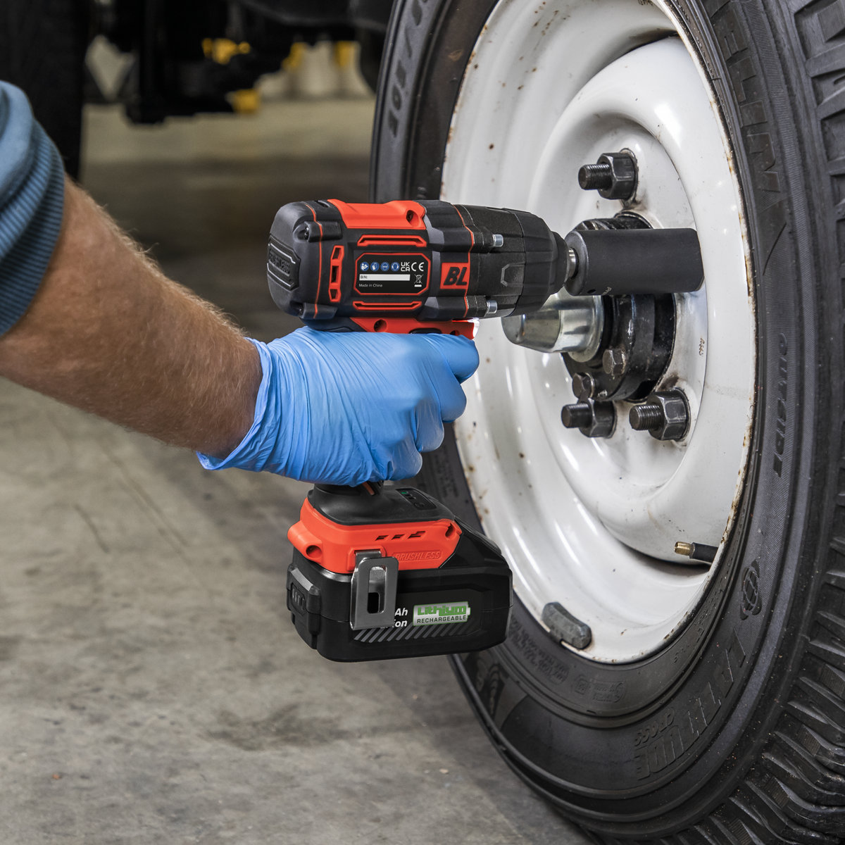Sealey 1/2"Sq Drive Cordless Brushless Impact Wrench 18V 4Ah CP650LI - BostonPlates Autocare Centre