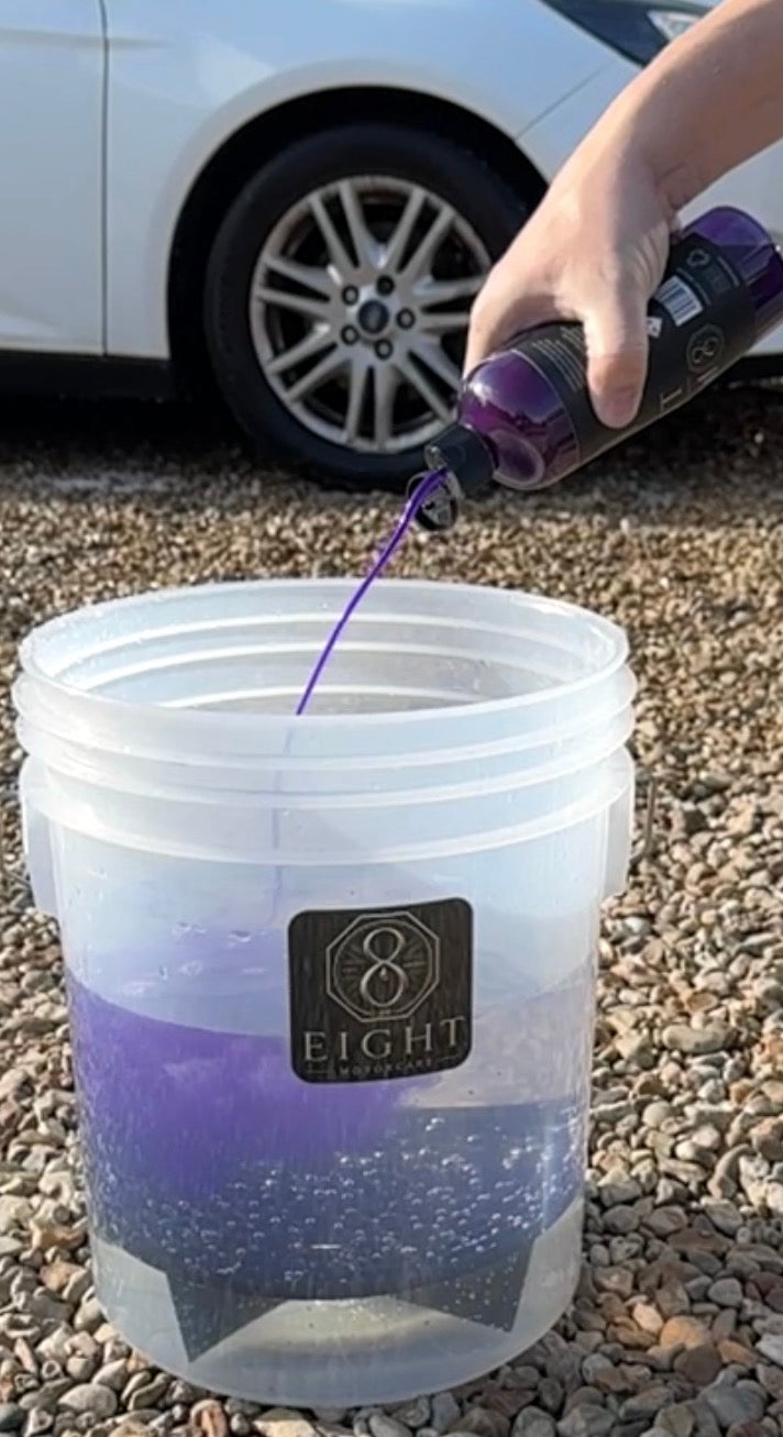Eight Motorcare 16 Litre Car Detailing Bucket with Grit Guard