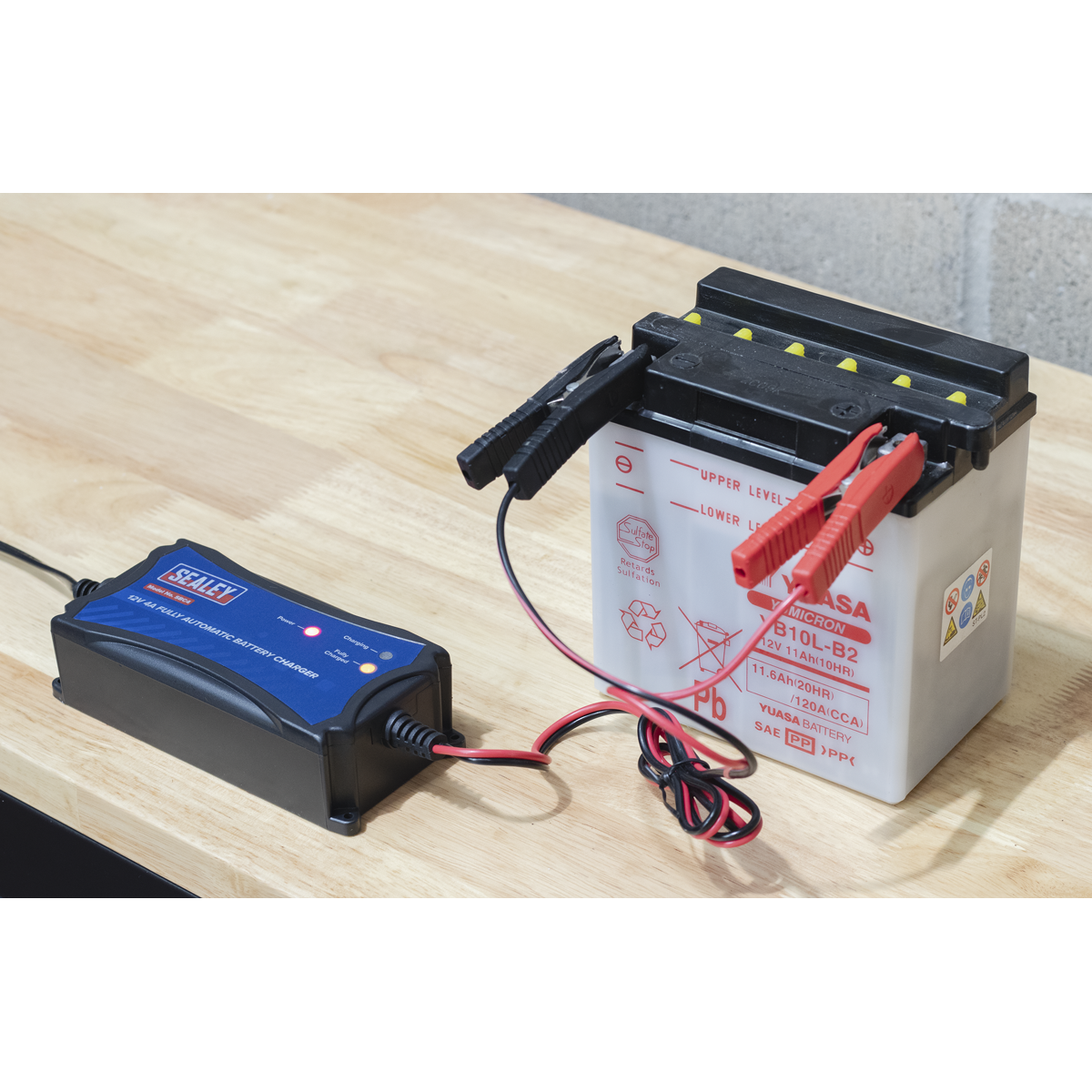 Sealey 12V Fully Automatic Battery Maintainer/Charger 4A SBC4