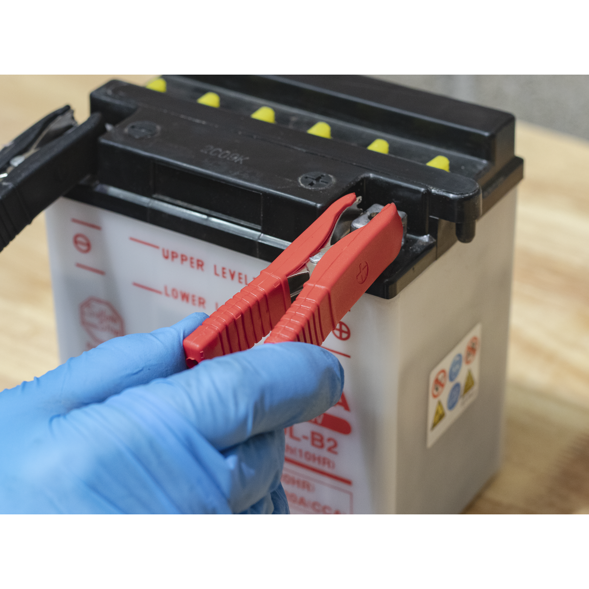 Sealey 12V Fully Automatic Battery Maintainer/Charger 4A SBC4
