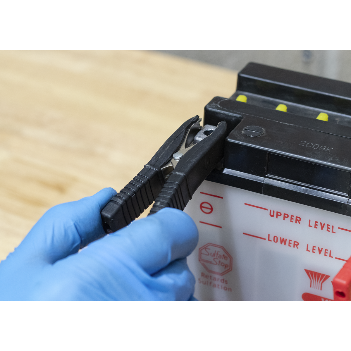 Sealey 12V Fully Automatic Battery Maintainer/Charger 4A SBC4